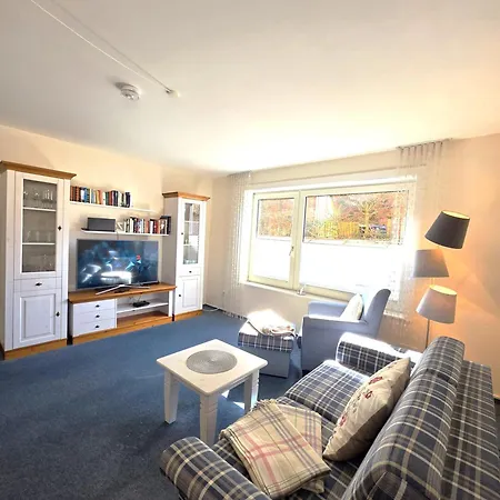 Huus In Lee Apartman *
